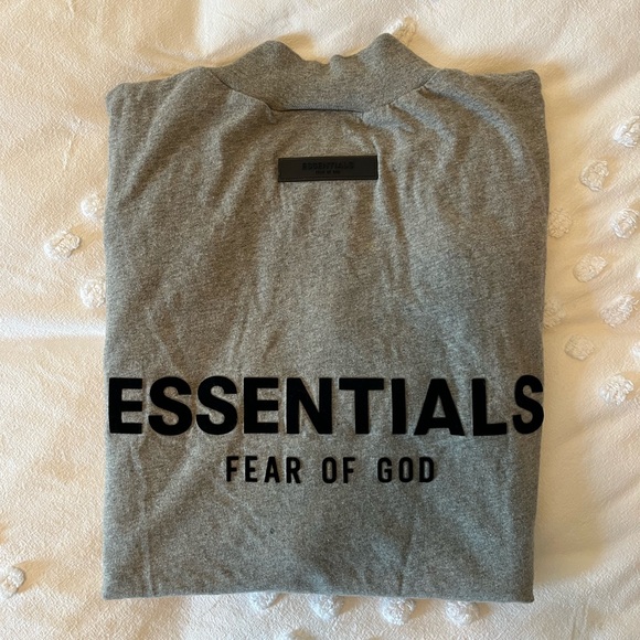 Fear of God Essentials Long Sleeve Cotton T-Shirt - Picture 5 of 11